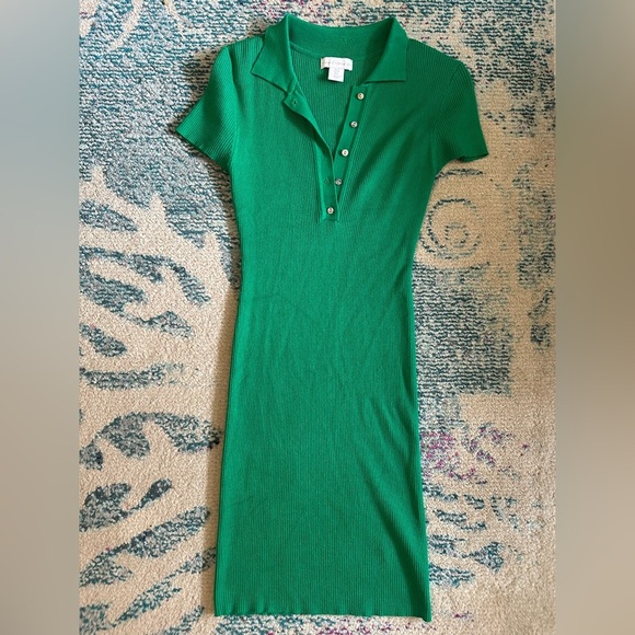 HOUSE OF HARLOW 1960 Ribbed Collared Polo Short Sleeve Midi Dress in Green - Picture 4 of 8